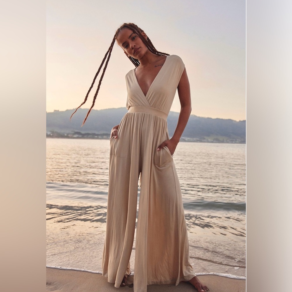 NWT Free People Dani Convertible Open-Back One-Piece Jumpsuit Beige Small NEW - Picture 2 of 7